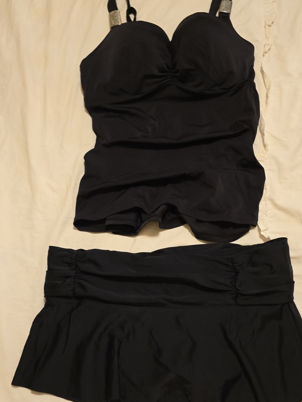 Navy Women's Tankini Underwire In Top For Excellent Support Bottoms Have A Skirt